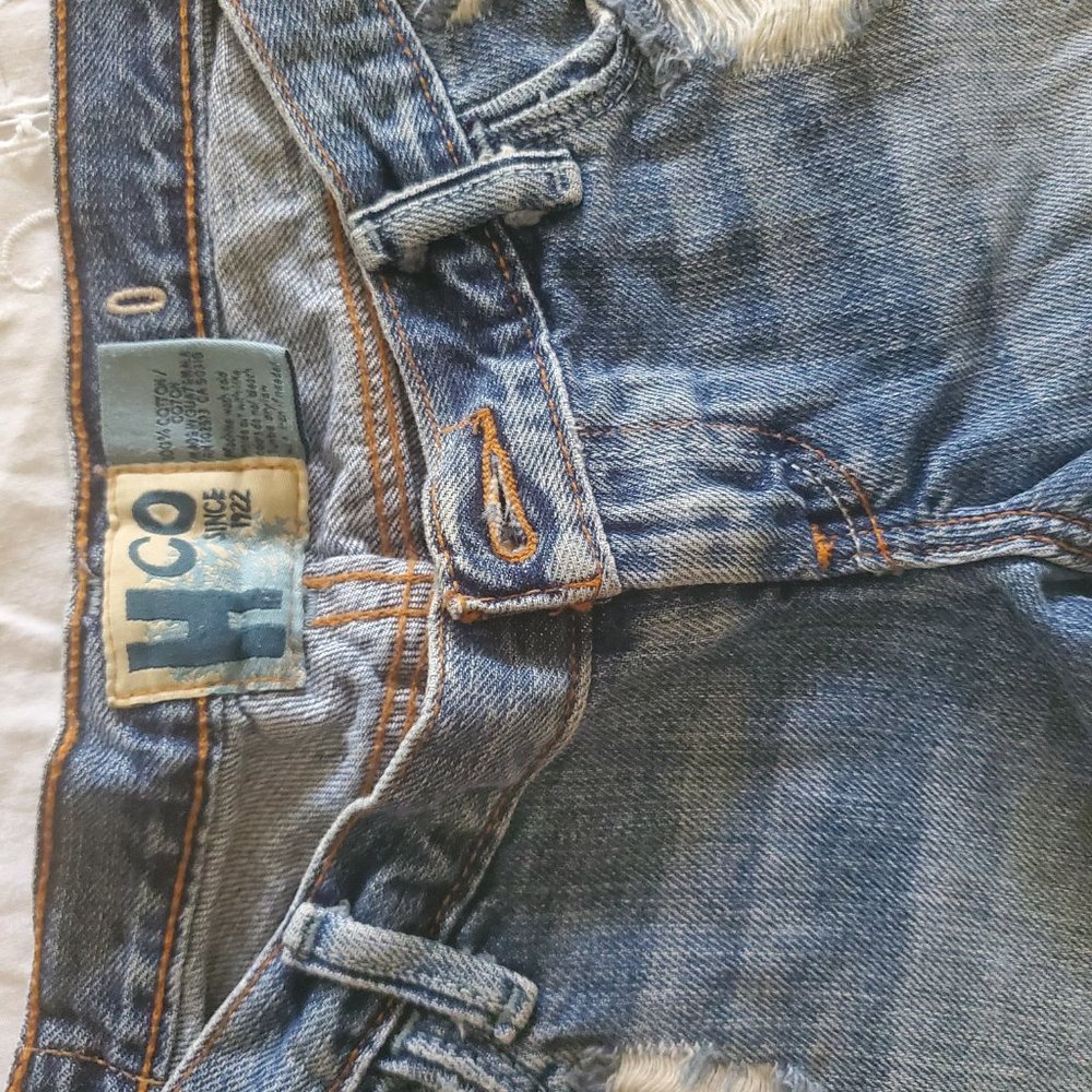 Hollister Jean Shorts - Picture 3 of 5